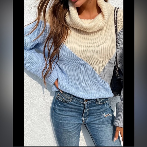 Simplee colorblock knit turtleneck sweater in cream grey blue size small - Picture 3 of 9
